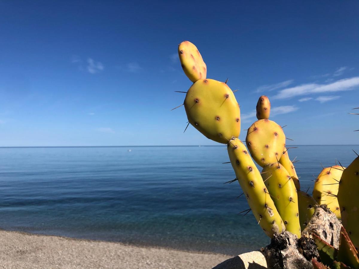 Appartamento Casasolemare Fondachello Fondachello  Bagian luar foto
